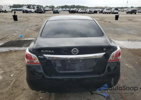 2015 Nissan Altima 2.5 z USA, uszkodzony, nr VIN 1N4AL3AP4FC442432